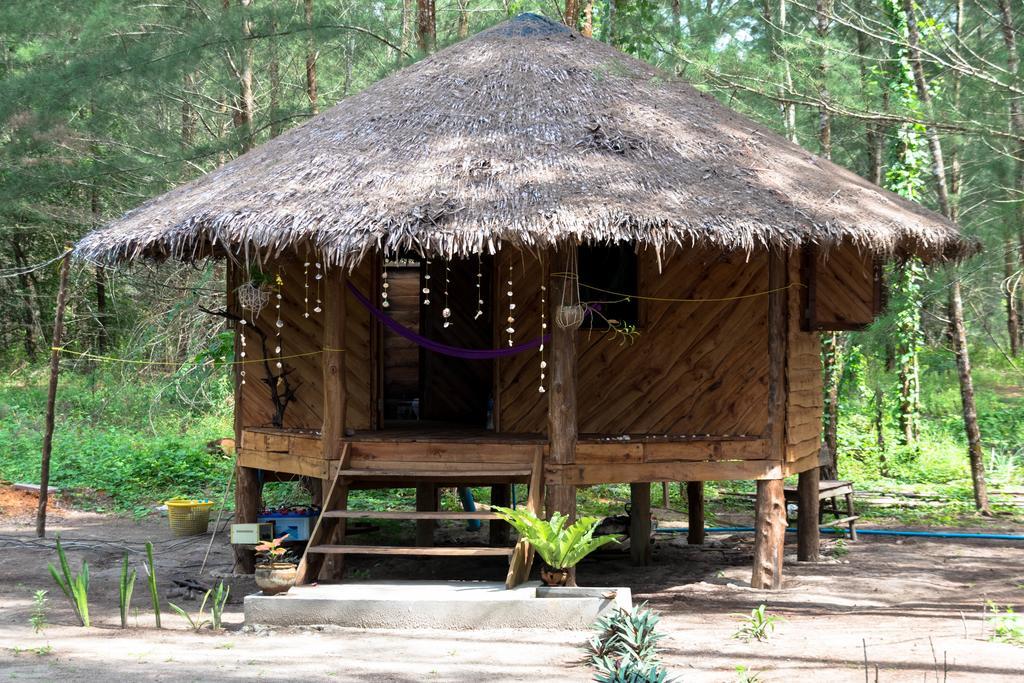 Hotel Tawan Bar And Bungalow Ko Phra Thong Exteriér fotografie