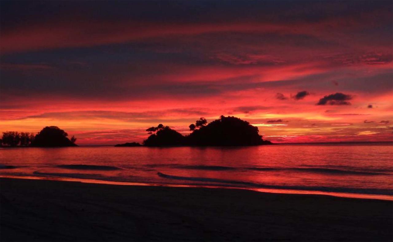 Hotel Tawan Bar And Bungalow Ko Phra Thong Exteriér fotografie